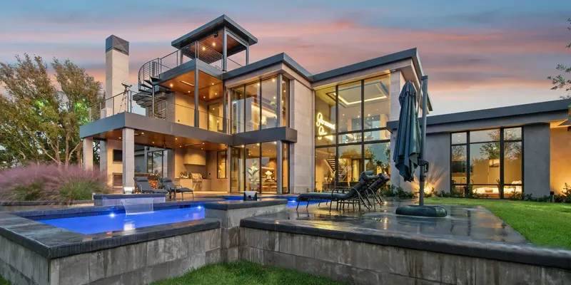 Contemporary Florida home exterior representing a jumbo loan property review